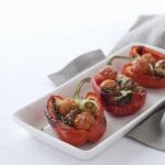 Bagte tomatfyldte peberfrugter