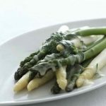 Grillede asparges med rucolapesto